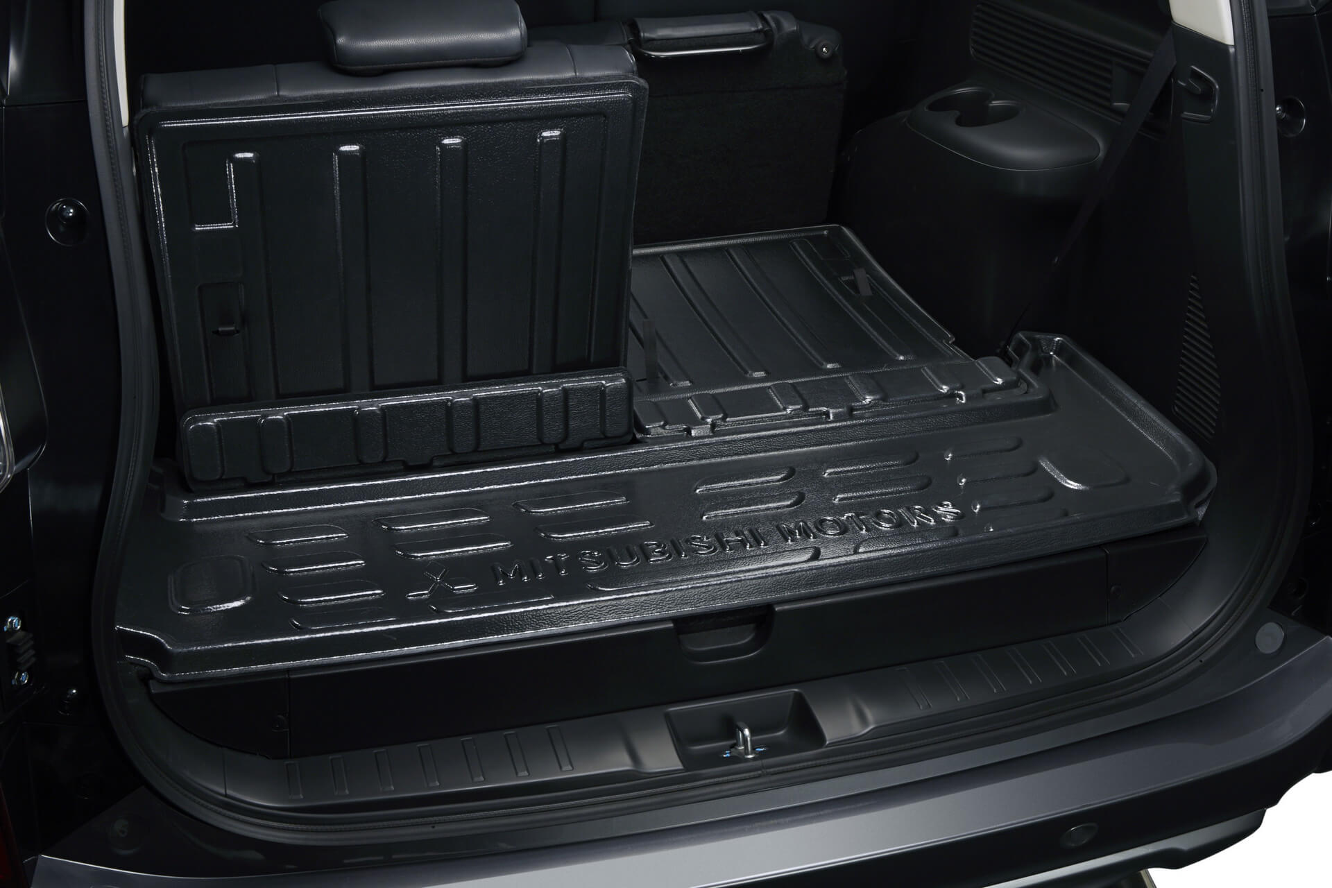 Cargo liner boot space of Pajero Sport in place inside car
