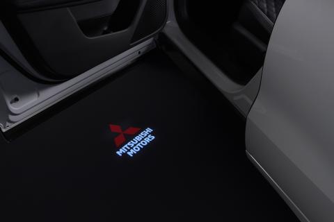 Mitsubishi Motors logo door ground projection illumination