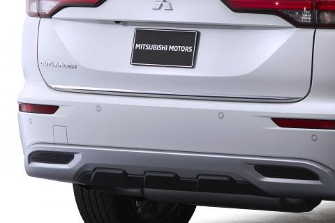 Mitsubishi Outlander rear tailgate garnish in chrome