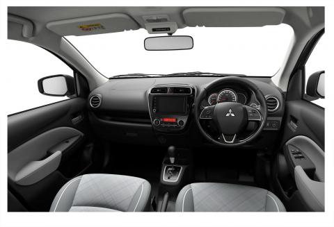 Front seats of Mitsubishi Mirage grey interior